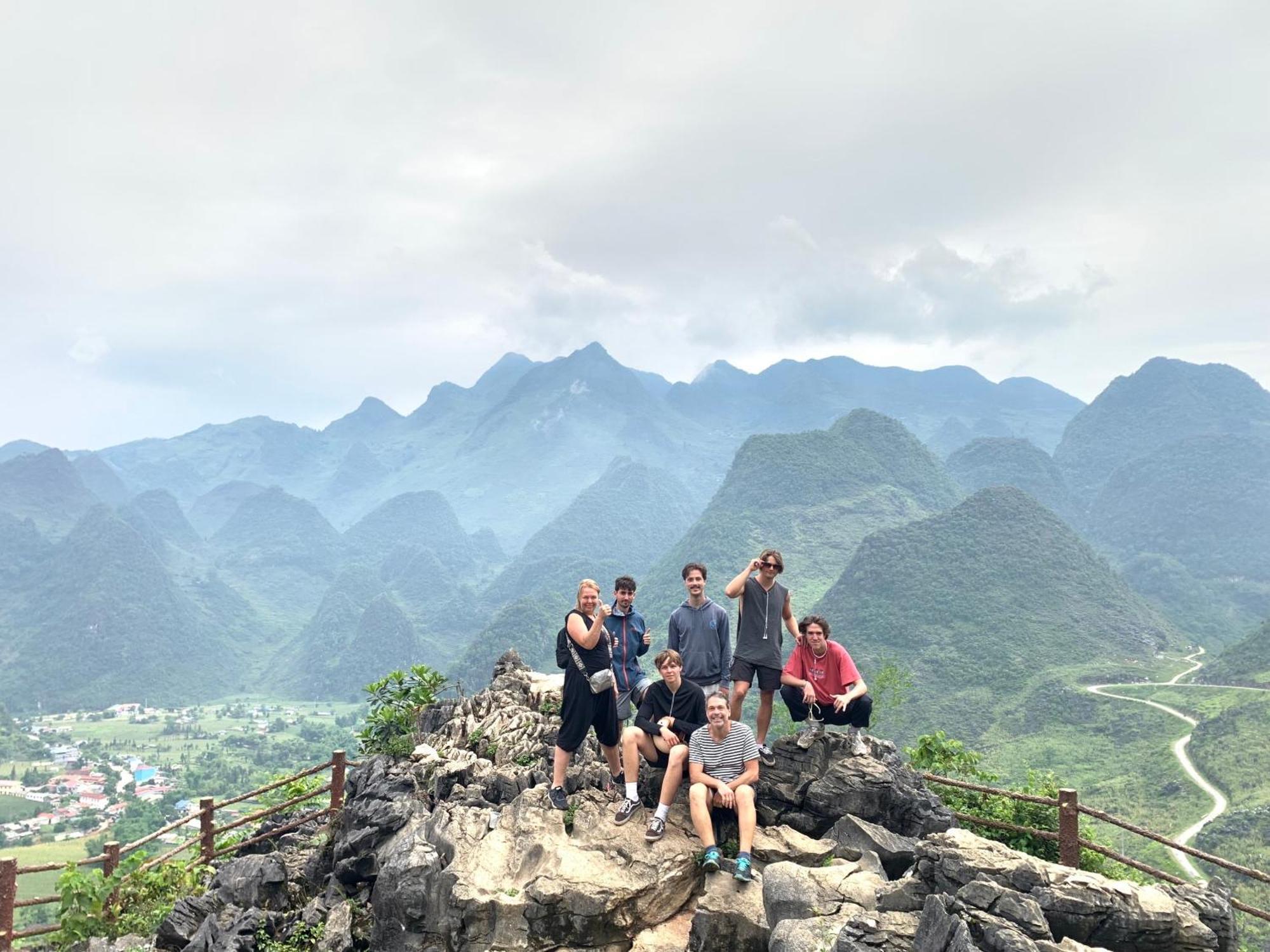 Ha Giang Lotus Hostel Motorbikes Tours Luaran gambar